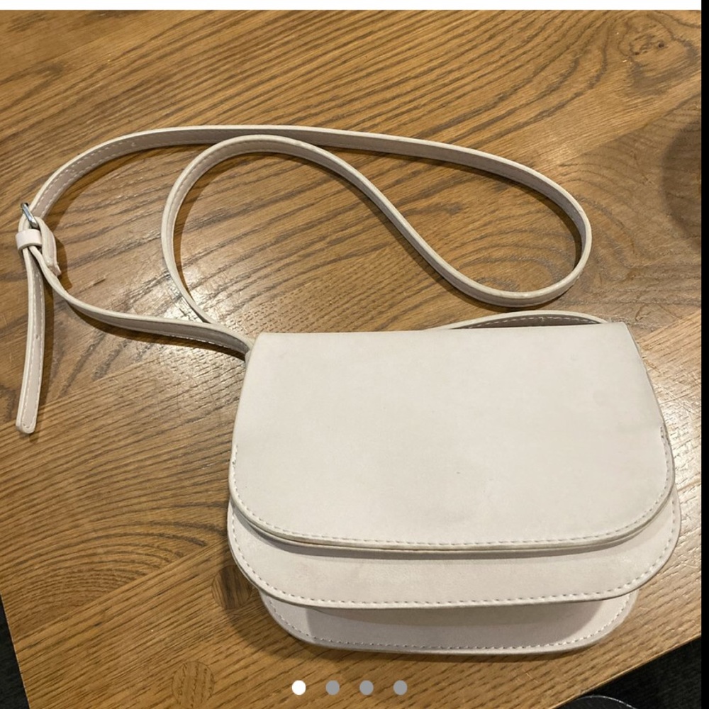 Urban Outfitter Sheryl Crossbody bag